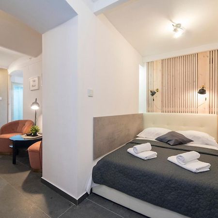 Manuela Varsavska Studio Apartments ซาเกร็บ ภายนอก รูปภาพ