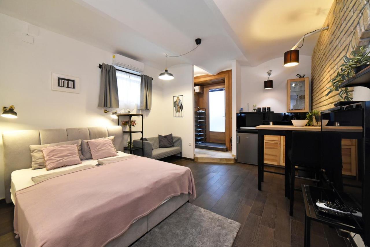 Manuela Varsavska Studio Apartments ซาเกร็บ ภายนอก รูปภาพ