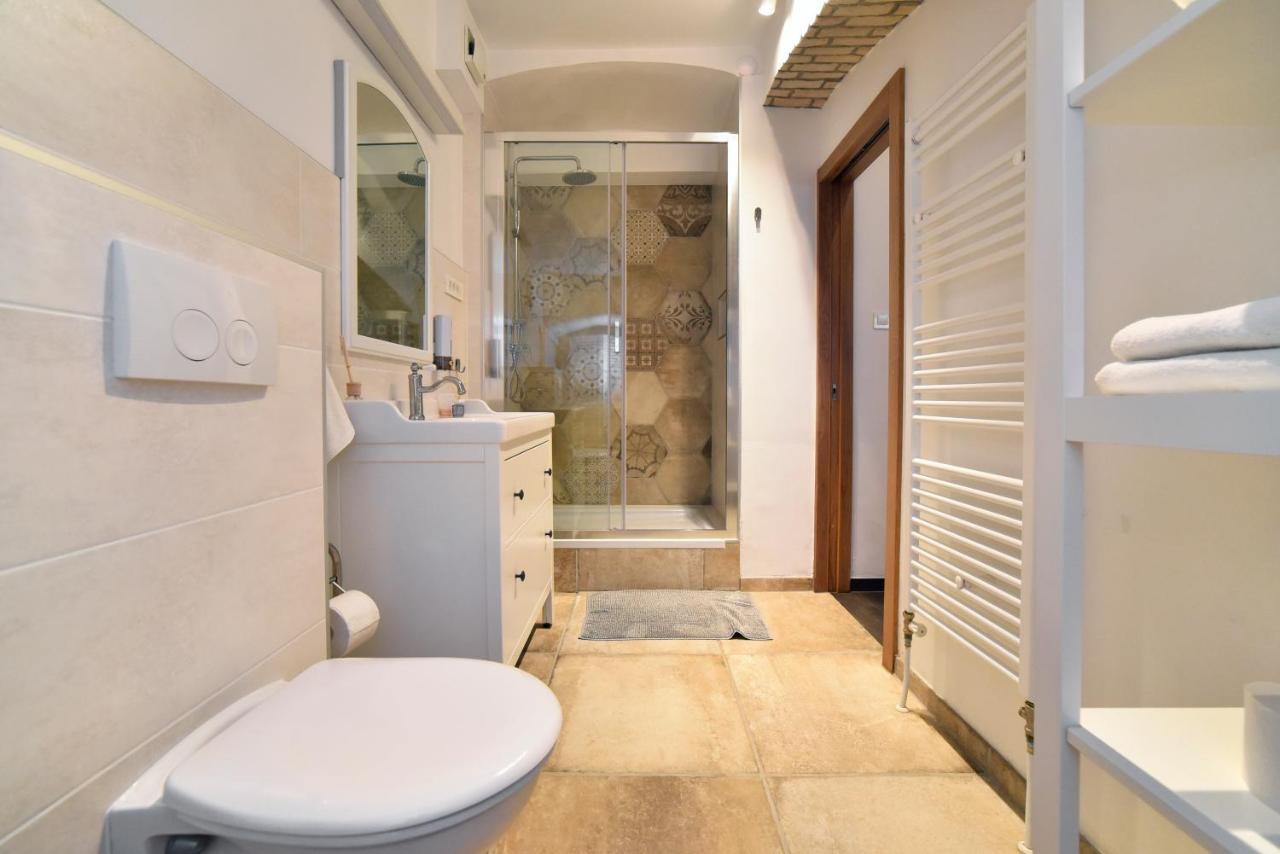 Manuela Varsavska Studio Apartments ซาเกร็บ ภายนอก รูปภาพ