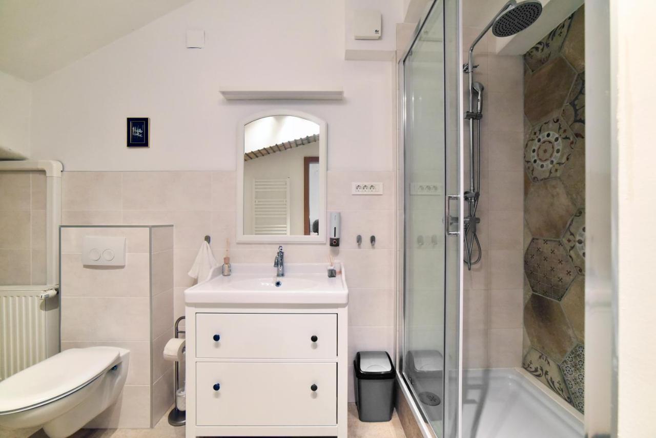 Manuela Varsavska Studio Apartments ซาเกร็บ ภายนอก รูปภาพ