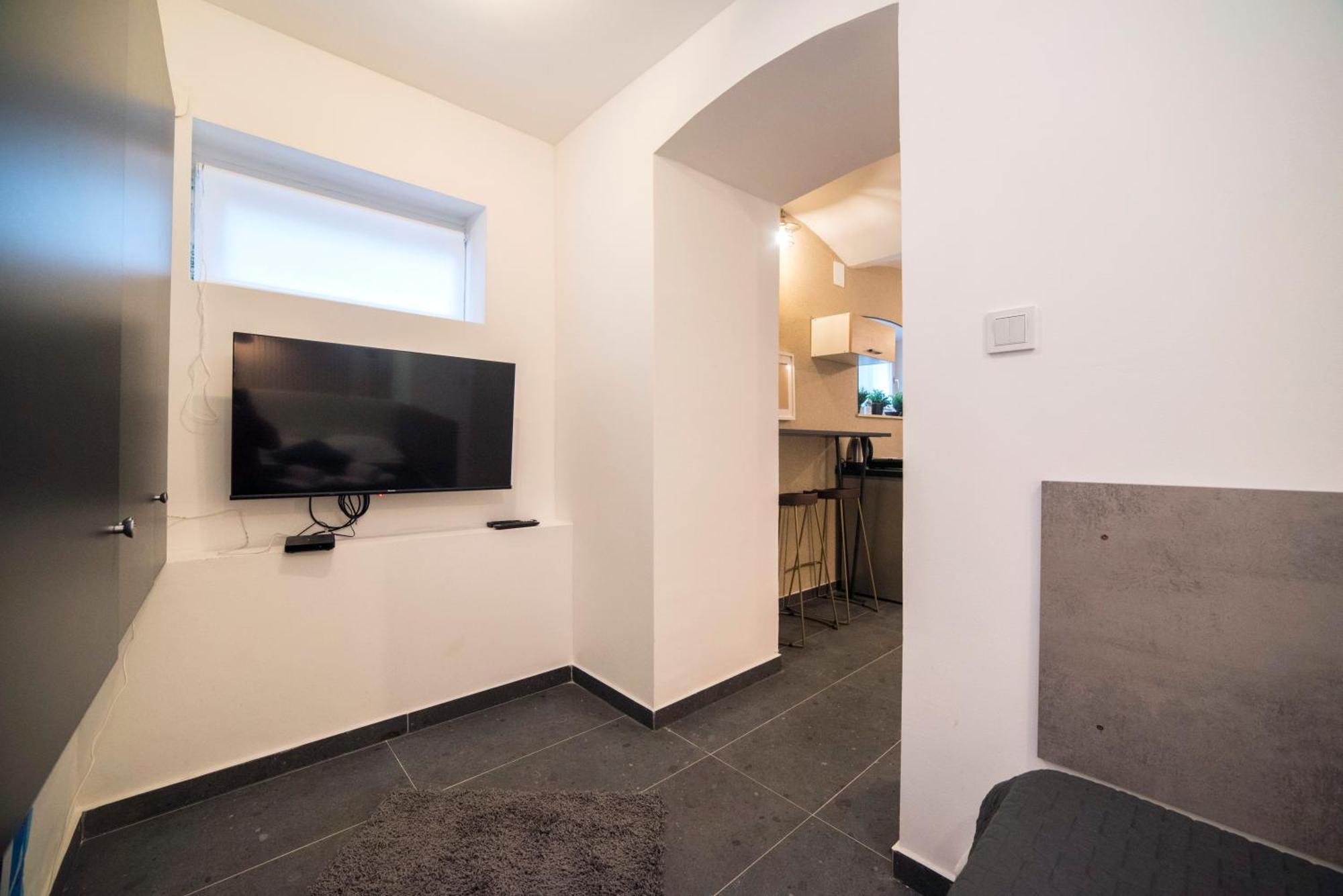 Manuela Varsavska Studio Apartments ซาเกร็บ ภายนอก รูปภาพ